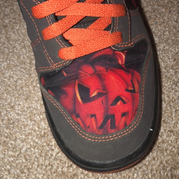 Limited edition halloween nike dunks - Picture 6 of 7
